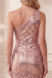 Robe de cérémonie midi coupe sirène mauve à paillettes, à une épaule, avec plumes