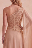 Robe de cérémonie longue en mousseline, à une épaule, avec perles et cape