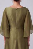 Robe mère de la mariée longue olive, ligne A, à col bateau, à manches flottantes, en satin, avec perles