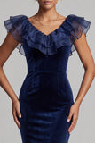 Robe mère de la mariée longue en velours bleu foncé, à col V, avec volants