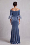 Robe de cérémonie longue coupe sirène bleu poussiéreux, à épaules dénudées, en velours, avec fronces et strass