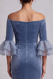 Robe de cérémonie longue coupe sirène bleu poussiéreux, à épaules dénudées, en velours, avec fronces et strass