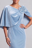 Robe de cérémonie longue bleu clair en velours, coupe sirène, avec cape et fleurs 3D