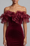 Robe de cérémonie longue bordeaux en velours, coupe sirène, à épaules dénudées, avec fronces
