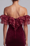 Robe de cérémonie longue bordeaux en velours, coupe sirène, à épaules dénudées, avec fronces