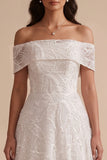 Robe de mariée blanche, ligne A, avec broderie et paillettes