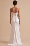 Robe de mariée longue blanche en satin, sans bretelles, avec fente
