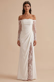 Robe de mariée longue blanche à manches longues en satin, coupe fourreau, à épaules dénudées