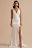 Robe de mariée blanche à col V avec fente