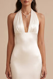 Robe longue de mariée blanche en satin à encolure tour de cou avec broderie