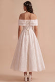Robe de mariée midi blanche en dentelle à épaules dénudées