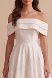 Robe de mariée midi blanche en dentelle à épaules dénudées