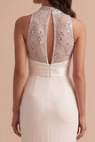 Robe de mariée avec appliqués, paillettes, à col haut, coupe sirène, blanche, avec découpes, longue