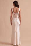 Robe de mariée longue blanche coupe sirène en satin à col carré avec appliqués et perles