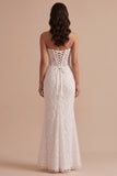 Robe de mariée longue sans bretelles avec corset blanc et broderie