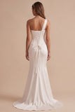 Robe de mariée avec découpes, coupe sirène blanche, à une épaule avec strass