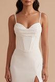 Robe de mariée longue blanche en satin avec corset, à fines bretelles et fente