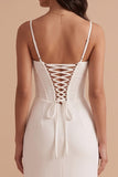 Robe de mariée longue blanche en satin avec corset, à fines bretelles et fente