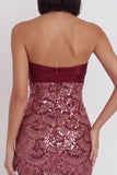 Robe de cocktail courte bourgogne à paillettes, moulante, avec bustier