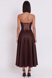 Robe de cocktail noire sans bretelles midi avec fente