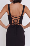 Robe de cocktail midi coupe sirène à col carré avec ourlet haut-bas et volants asymétriques
