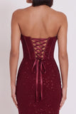 Robe de cocktail midi bourgogne à paillettes, moulante, avec corset en satin