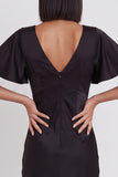 Robe de cocktail midi en satin coupe sirène à col V à manches flottantes