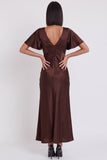 Robe de cocktail midi en satin coupe sirène à col V à manches flottantes