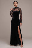 Robe en velours longue noire, coupe fourreau, à col montant, en dentelle, à manches longues et avec fente