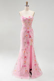 Robe de soirée longue rose sans bretelles, à corset, coupe sirène, à paillettes, perlée et avec fente