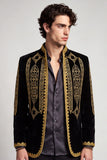 Blazer de soirée noir avec broderie dorée à col montant