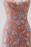Robe de soirée longue dusty rose à col en V, perlée, coupe sirène, à paillettes, appliqués et avec fente