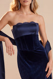Robe de cérémonie navy, corset, en velours, coupe fourreau, sans bretelles, longue, avec dentelle