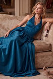 Robe de cérémonie peacock blue, ligne A, à encolure tour de cou, en satin, avec plis, longue, avec dentelle