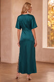 Robe longue peacock blue en satin, coupe fourreau, en dentelle, à col V, à manches courtes, longue, avec fente