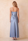 Robe de cérémonie dusty blue, coupe fourreau, en satin, à fines bretelles, longue, avec dentelle