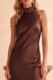 Robe de cérémonie café, coupe fourreau, en satin, à col montant, avec découpes, longue, avec dentelle