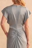 Robe de cérémonie dusty blue, coupe fourreau, à manches flottantes, avec fronces, en satin, midi, avec poches