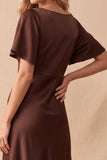 Robe de cérémonie midi café en satin, ligne A, à col en V, longueur asymétrique, en dentelle, froncée et à manches flottantes