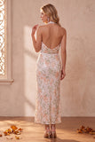 Robe de cérémonie ivoire, coupe fourreau, à encolure tour de cou, à col bénitier, à paillettes, midi, avec dentelle