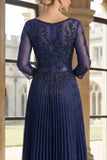 Robe de la mariée à col en V bleu marine scintillante à plis en ligne Mother of the Bride