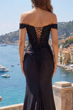 Robe de bal de bal noire satin appliquée à la sirène dénudée