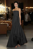 Robe de gala bustier en satin rose fourreau