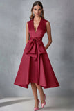 Robe d’invitée de mariage en satin fuchsia à col en V