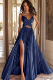 Une ligne robe de bal rose plissée à col en V avec fente