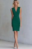Robe de travail courte moulante en satin ivoire à col en V
