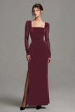Robe formelle noire en velours à longues fentes avec manches longues