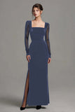 Robe formelle noire en velours à longues fentes avec manches longues