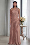 Robe d'invitée de mariage longue dorée à une épaule plissée avec fente