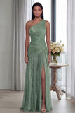 Robe d'invitée de mariage longue dorée à une épaule plissée avec fente